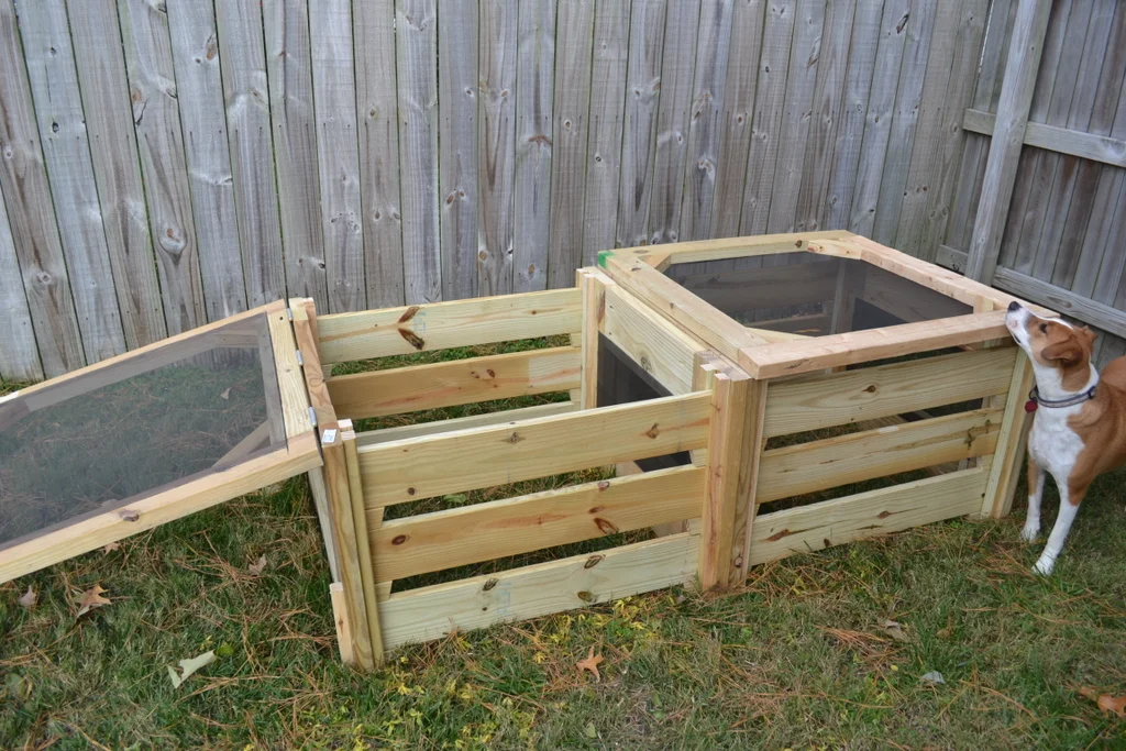 Wooden Two-Bin Compost Container