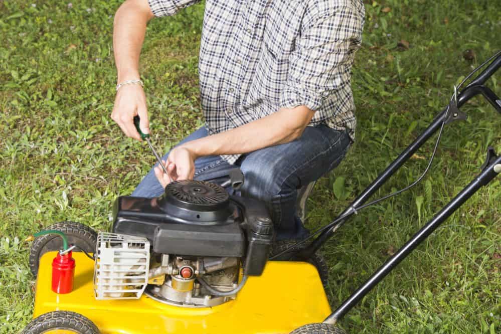 How much oil in a Lawn mower