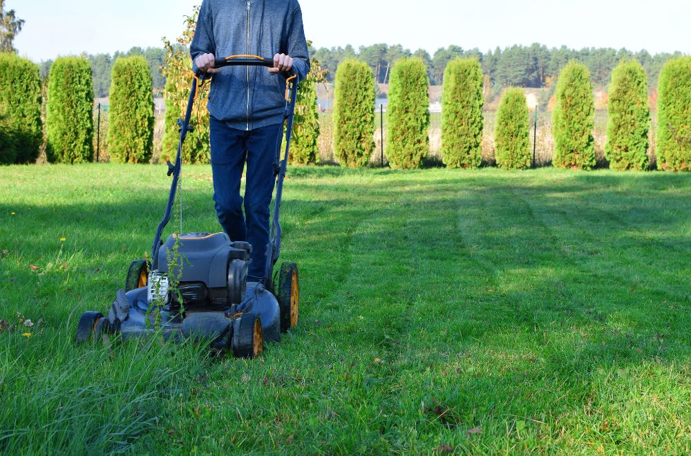 How Many Calories Does Mowing the Lawn Burn?